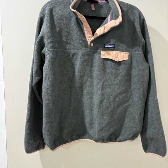 Patagonia Jackets & Blazers - PATAGONIA: Gray and Pink Snap-T Pullover
